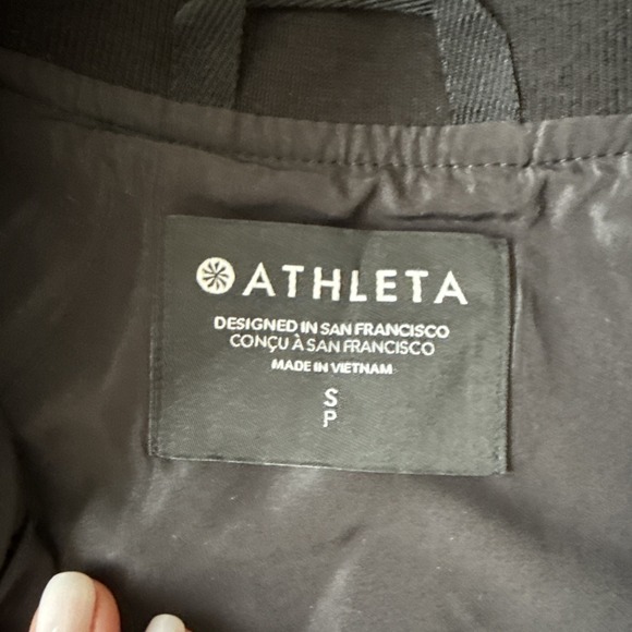 Athleta Women's Endless Bomber Jacket Full Zip Crop Size S New Loho Bride Black - Picture 3 of 14